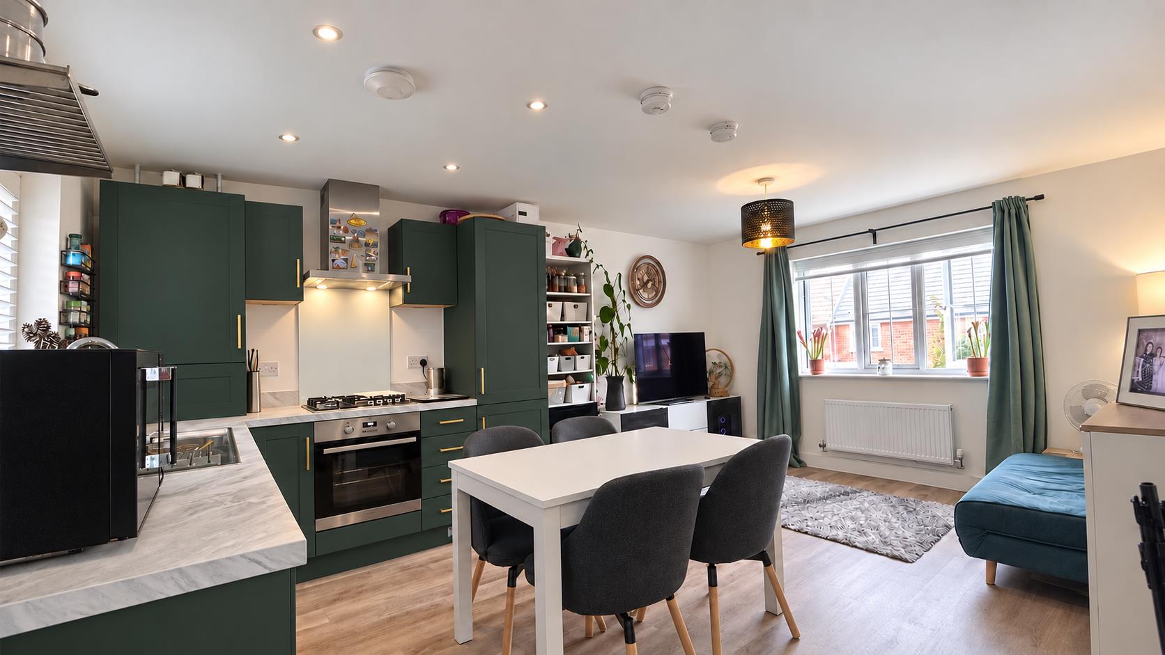 2 bed property in Santa Cruz Avenue, Milton Keynes